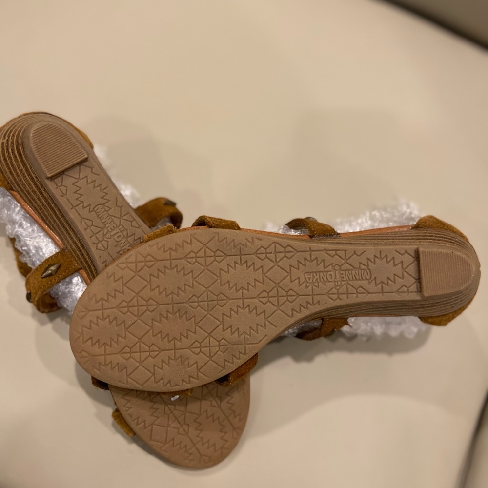 🤎 Minnetonka Suede Sandals🤎 NWOT🤎 - Picture 8 of 8